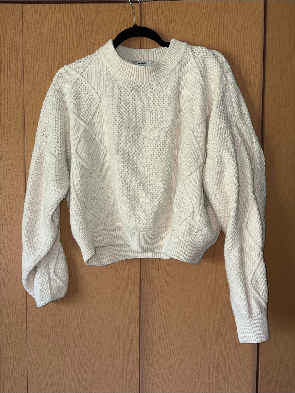 Vintage-Inspirer Wrangler Cream Cable Knit Crewneck Sweater